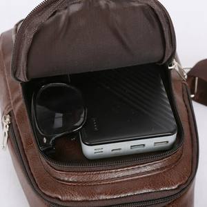 Bolso de Pecho de PU para Hombre, Multifuncional, Impermeable, con Cierre, Orificio para Auriculares, Diseño Antirrobo, Venta al Por Mayor - Product Image 3