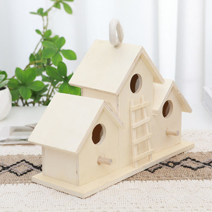 บ้านนกไม้ตกแต่งสีธรรมชาติพร้อมเชือกแขวนสำหรับตกแต่งภายนอก - Product Image 2