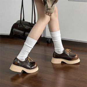 Mocassini <span class=keywords><strong>Derby</strong></span> Unisex in Pelle PU Personalizzati OEM con Suola Spessa, Taglie 35-48, Punta Larga, Allacciatura, Scarpe Casual con Plateau per Uomo e <span class=keywords><strong>Donna</strong></span> - Product Image 5