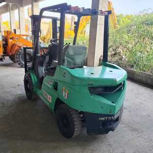 Chariot élévateur à fourche 4WD à moteur diesel Mitsubishi d'occasion, mât à deux étages pour la construction, la vente au détail et la restauration-Qualité originale - Product Image 3
