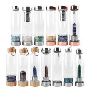 Bouteille d'eau en verre de bambou avec logo personnalisé de qualité supérieure, infusée de cristaux énergétiques, couleur or rose, bouteille d'eau élixir infusée de cristaux - Product Image 2