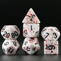 Toptan Vampir D&D Zar Seti Akrilik Küpler Düzensiz Sprey Fuşya Noktaları Kan Sıçraması Yüksek Kaliteli Rol Yapma Oyun Zarları