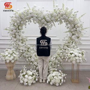 Nuevo Diseño Elegante de Arco de Flores Artificiales Blancas en Forma de Corazón, Arco de Boda en Forma de Corazón, Fondo para Boda - Product Image 1