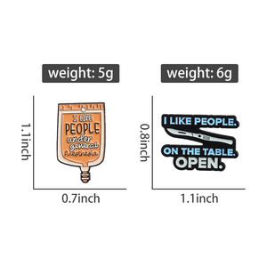 Épingles en émail « J'aime les gens sur la table » : broche en métal avec phrase amusante, badge de revers, bijoux, cadeau pour les amis - Product Image 6