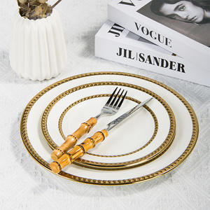 ชุดจานและจานพอร์ซเลนสีขาวสุดสร้างสรรค์ขอบลูกปัดทองอุปกรณ์รับประทานอาหารใหม่ทันสมัยสำหรับตกแต่งงานแต่งงาน - Product Image 3