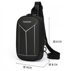 Bolsa de Ombro Masculina Multifuncional Casual de Outono 2026 com Porta USB para Carregamento - Modelo B020J - Product Image 4