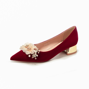 Zapatos de tacón de aguja con punta en punta de terciopelo rojo con decoración floral, zapatos de boda para novia, zapatos cómodos sin cordones para mujer - Product Image 5
