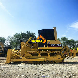 Bulldozer Komatsu Serie D6 (D6d/D6g) Modelo 2016, Estable y Duradero, Motor CAT de 250 kW, Capacidad de Aplicación de Aserrín de 4 m, de Segunda Mano, Oruga, Japón - Product Image 3