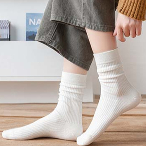 Chaussettes en coton bon marché OEM <span class=keywords><strong>de</strong></span> haute qualité à quantité minimale <span class=keywords><strong>de</strong></span> commande bas Fabricants <span class=keywords><strong>de</strong></span> chaussettes d'équipage pour femmes Chaussettes unies pour hommes à logo personnalisé - Product Image 5
