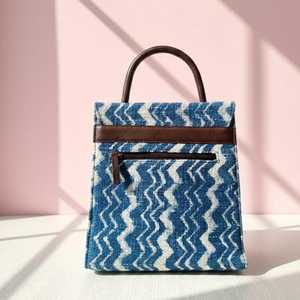 Bolso Bandolera Mini Azul con Estampado Artesanal, de Tela de Algodón, Hecho a Mano, Estilo Boho, para Viaje, Exportación India - Product Image 4