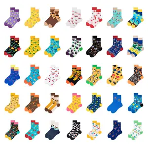 Hochwertige niedliche lustige Neuheit beliebte trend ige Socken Bio-Crew glückliche Socken für Männer Frauen Unisex mit benutzer definierten Etiketten verpackung