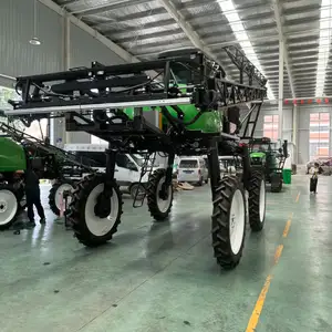 Mesin traktor penggerak mandiri bahan kimia pertanian penyemprot 1000L