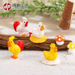 Figuras en Miniatura de una Familia de Gallos Simulados, Amarillos y Blancos, Adornos para Jardín Interior y Exterior - Product Image 4
