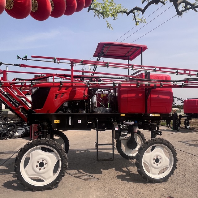 Canopy Self Propelled Sprayer 700L Agricultural Boom Sprayer with Fine Mist for Grain Crops