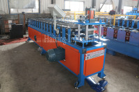 Machine de formage de rouleaux de clôture en fer