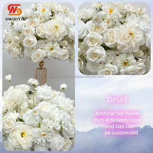 Centros de Mesa de Boda con Rosas Artificiales Blancas de Seda de Alta Calidad, Diseño Asimétrico - Product Image 2