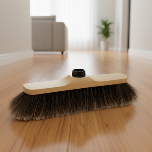 Escoba de madera para habitación con cerdas de crin de caballo y rosca europea, 28 cm, lacada ligera - Product Image 3