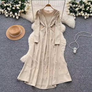 विंटेज यूरोपीय अमेरिकी फैशन कैजुअल-लाइन मिडी लंबी आस्तीन डायमंड टास्सेल पंख उच्च सड़क के लिए कपड़े - Product Image 2