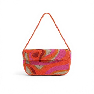 Sac à bandoulière élégant en coton perlé multicolore pour femme, idéal pour les soirées, avec broderie de haute qualité et style classique - Product Image 1