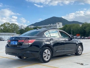 Honda Accord berline 2010, confort exécutif, navigation d'usine, écran tactile, toit ouvrant, sièges en tissu, caméra <span class=keywords><strong>de</strong></span> recul, taille des pneus R16 - Product Image 2