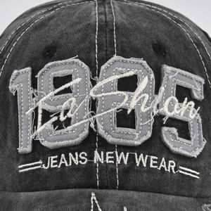 Casquette de baseball sportive unisexe en sergé 6 panneaux, effet vieilli, avec broderie appliquée 1985, style Dad Hat, du fabricant Sports Caps - Product Image 4