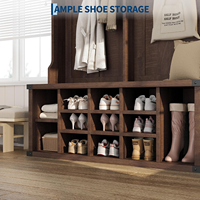 Meuble d'entrée avec banc et rangement pour chaussures, étagères grises ivoire et compartiments flexibles pour vestiaires familiaux et entrées communes