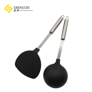 Ensemble complet personnalisé d'ustensiles de cuisine écologiques en acier inoxydable avec poignées, pics en nylon, spatules, <span class=keywords><strong>pince</strong></span> à éplucher, résistant aux aliments et au lave-vaisselle - Product Image 2