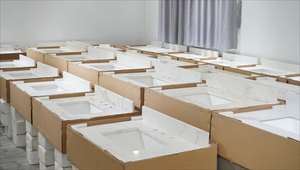 แผ่นเคาน์เตอร์ควอตซ์ลายหินอ่อนคาลาคัตต้าสีขาวสำเร็จรูป - Product Image 1