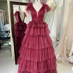 Robe de bal en tulle brillant sans manches avec dos en V profond et volants robe de bal romantique vente directe en gros Bourgogne Royal - Product Image 1
