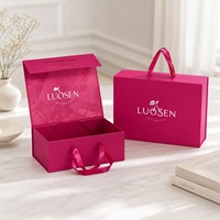 Boîte cadeau magnétique pliante en papier couché avec logo personnalisé, poignée, matériaux recyclés, pelliculage brillant, boîtes cadeau roses