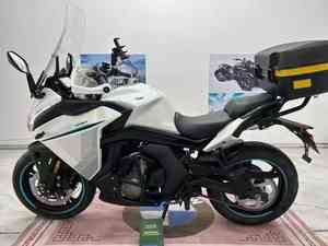 Motocicleta Deportiva de Turismo <span class=keywords><strong>MOTO</strong></span> 400GT 400cc, Bicilíndrica en Línea, Refrigerada por Líquido, Motocicleta de Gran Turismo - Product Image 4