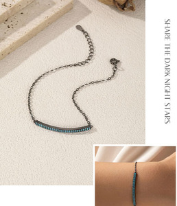 Bracelet chaîne minimaliste en argent S925 plaqué rhodium noir avec sertissage en turquoise pour femme, à porter au quotidien - Product Image 6
