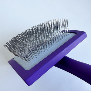 Cepillo de Aseo para Mascotas de Acero Inoxidable y Madera Duradera de Alta Calidad para Perros y Gatos - Product Image 6