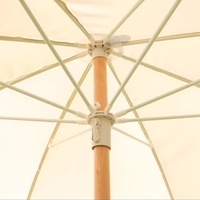 Sombrilla de Playa Moderna Kinte Grande Personalizada, con Marco de Madera, Apertura Manual, Estilo Recto, Resistente a los Rayos UV, Protección Solar