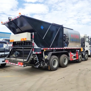 Shacman Euro 2 Synchronous Gravel Sealing Truck Highway Paving Truck Special Vehicle for Laying Asphalt and Gravel - Product Image 3