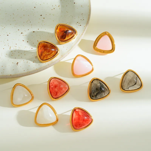 Pendientes Modernos de Acero Inoxidable 304 con Baño de Oro de 18K, Diseño Triangular con Resina, Estilo Casual y Simple para Uso Diario de Mujeres - Product Image 5