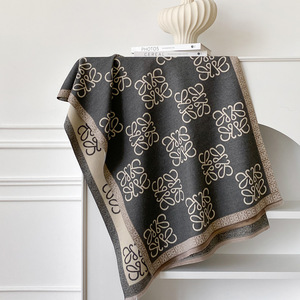 Melard Vintage Design Écharpe d'hiver pour <span class=keywords><strong>femme</strong></span> Niche élégante Plaid Patchwork Imitation Cachemire <span class=keywords><strong>Cape</strong></span> avec glands Châle - Product Image 1