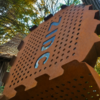 Sculpture en acier Corten rouillé, cube perforé, art géométrique abstrait pour extérieur, jardin, parc, place publique, décoration en métal, sculpture en acier Corten