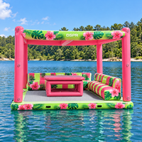 Île flottante gonflable en PVC avec auvent pare-soleil, canapé enveloppant et table centrale pour les fournisseurs de loisirs en station balnéaire (OEM)