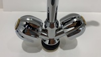 Robinet de cuisine moderne de haute qualité à double poignée, chromé, monotrou, en alliage de zinc, avec fonction eau chaude et froide