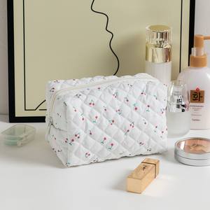 Nouvelle trousse de toilette en polyester matelassée à fleurs, <span class=keywords><strong>sac</strong></span> de voyage pour femmes, portable, respirant, soin de la peau, grande capacité, doux - Product Image 6