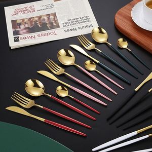 ชุดช้อนส้อมมีดสแตนเลสสไตล์ยุโรป สำหรับงานแต่งงาน สวยหรูและดูดี - Product Image 1