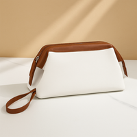 Sac à cosmétiques en cuir de grande capacité personnalisable en gros avec fermeture à glissière, matériau PU, organisateur de cosmétiques durable pour les voyages