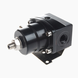 Régulateur de pression de carburant Black Works Racing FPR-1005A-BK pour la mise à niveau et la mise en état des systèmes de moteur - Product Image 1