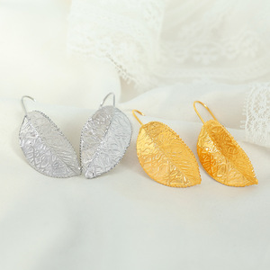 ต่างหูรูปใบไม้ ทอง เงิน ไทเทเนียม สตีล สำหรับผู้หญิง สวมใส่ได้ทุกวัน เครื่องประดับชั้นดี EH96 - Product Image 2