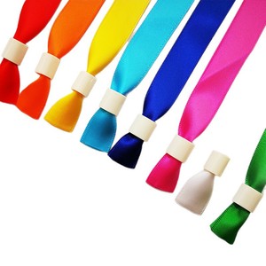 Pulseras Personalizadas de Poliéster para Eventos, Bandas Ajustables de Tela Satén con Cierre Deslizante para Festivales, Conciertos, <span class=keywords><strong>VIP</strong></span>, Proveedor Mayorista OEM - Product Image 3