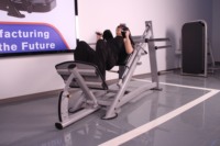 Offre Spéciale : Machine à Squat Inclinée Commerciale à Charge Libre pour Entraînement des Fessiers, des Quadricippes et des Ischio-jambiers – Équipement de Fitness Professionnel pour la Partie Inférieure du Corps – Direct Usine