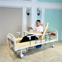 Lit médical multifonctionnel réglable pour personnes âgées avec poteau IV