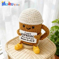 Tasse à café d'accompagnement émotionnel, poupée en crochet amusante et positive, faite main, avec carte, compagnon de bureau pour le soulagement du stress, cadeau pour barista