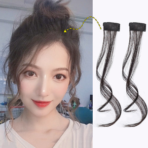 <span class=keywords><strong>Capelli</strong></span> finti da donna all'ingrosso con clip accessori per frange di <span class=keywords><strong>capelli</strong></span> <span class=keywords><strong>artificiali</strong></span> di alta qualità parrucca morbida multicolore moda parrucchino frangia